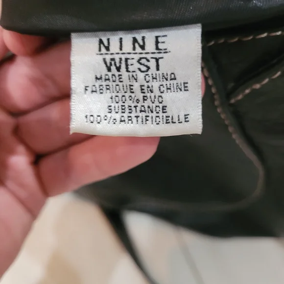 Nine West Women's Vintage Vegan Leather Crossbody Bag Purse Black Silver Zipper - Picture 13 of 13